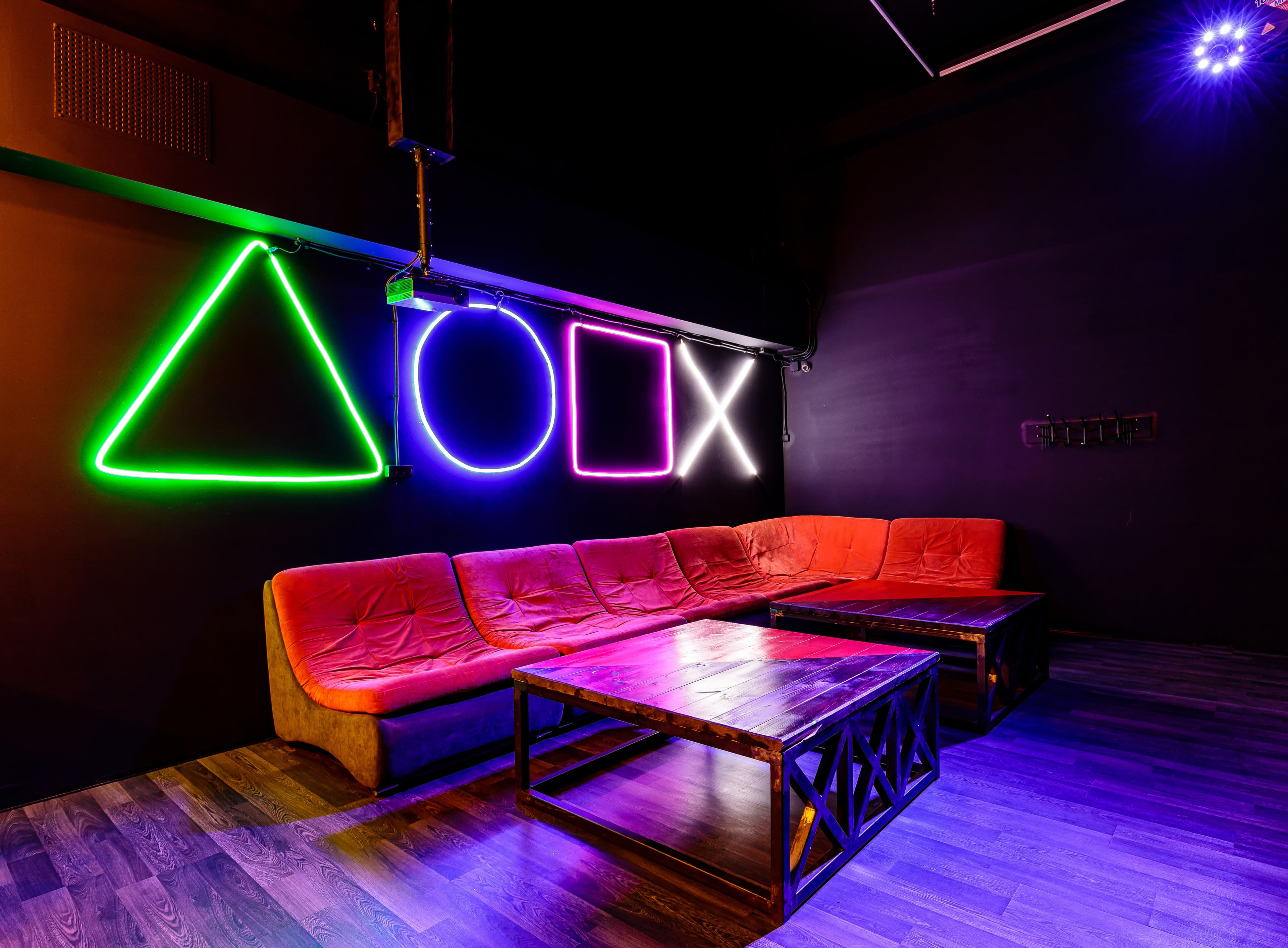 Лофт на Бауманской с караоке и игровой приставкой — фото 4