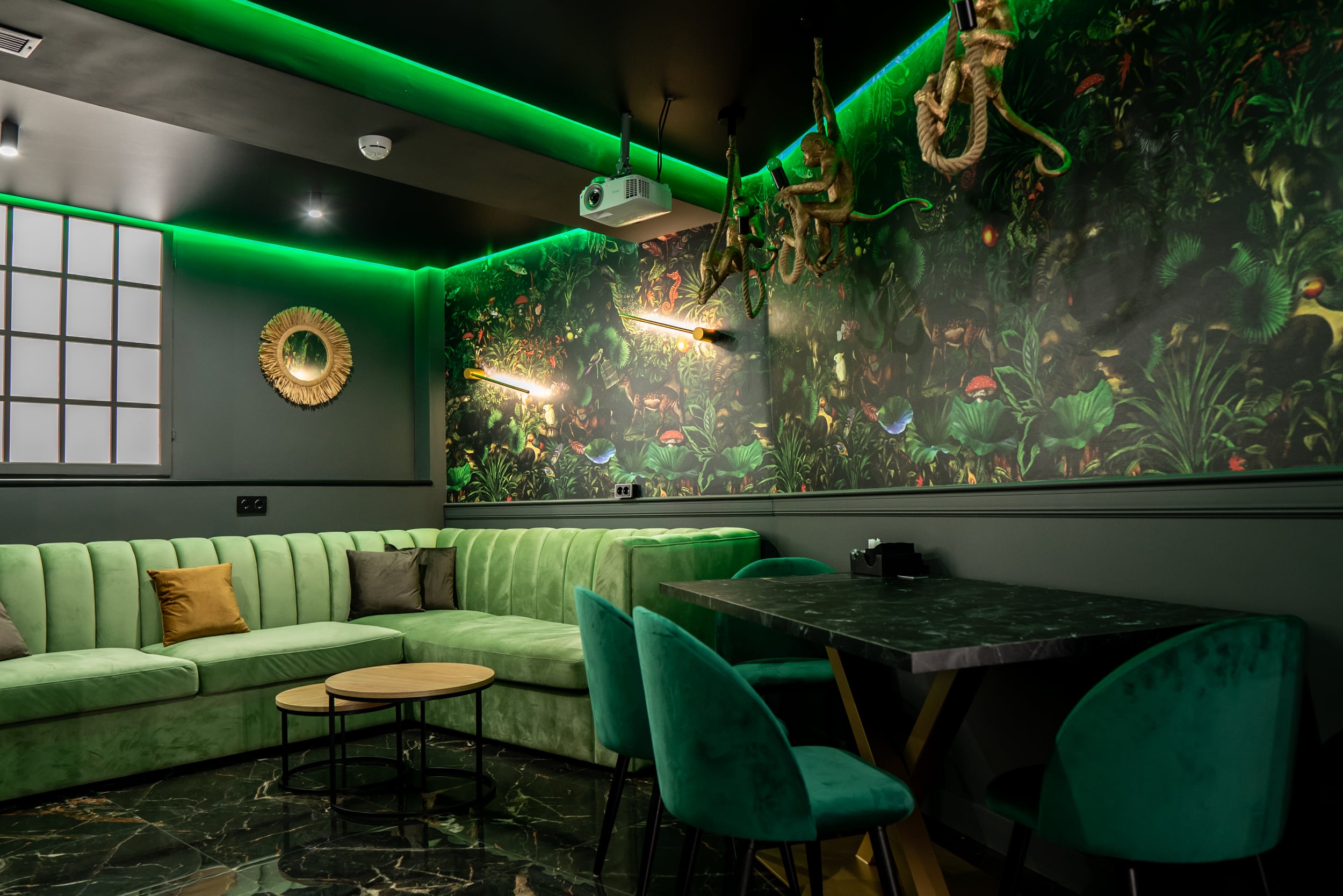 Фотография площадки Караоке лофт в центре Москвы в стиле Джунгли 5