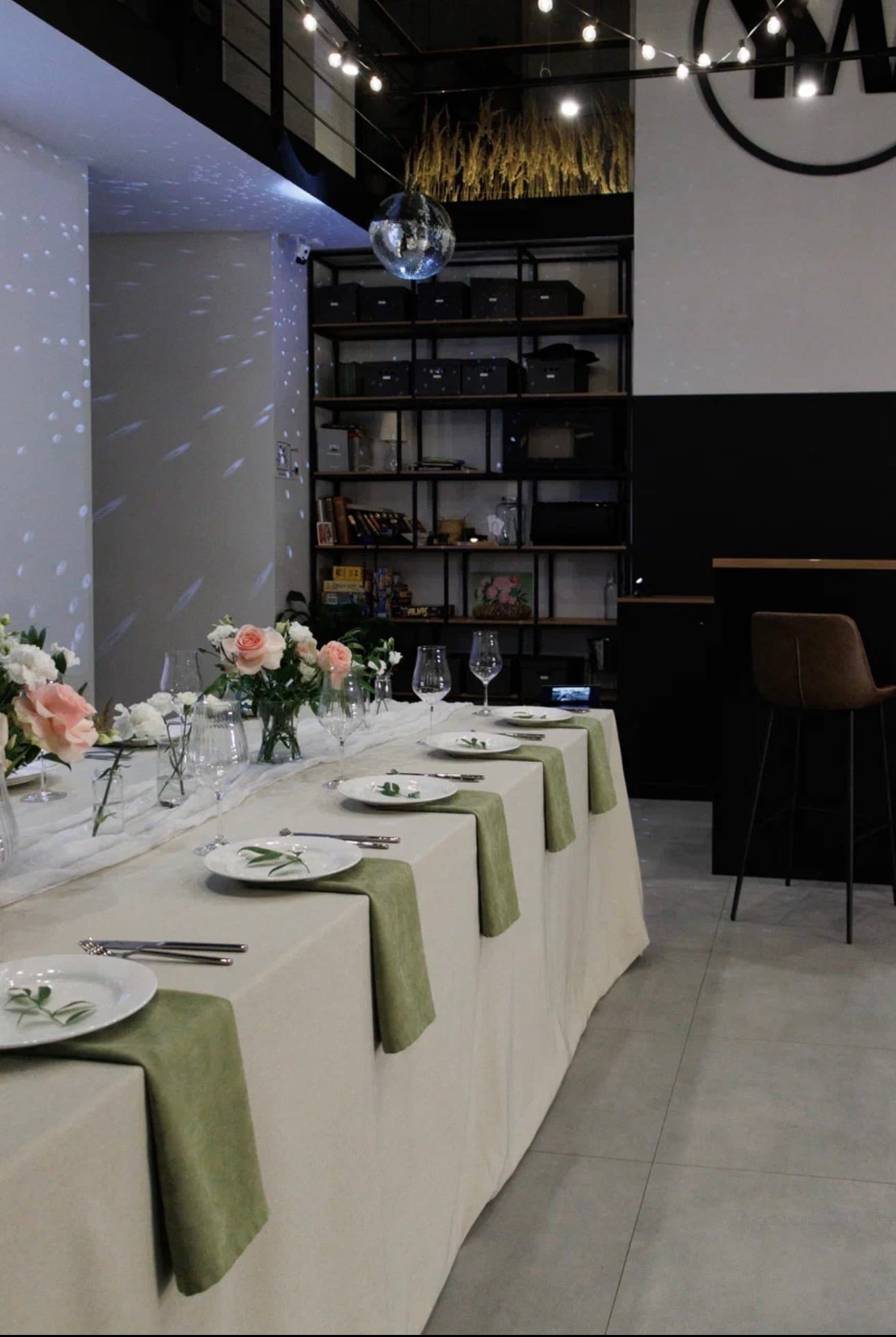 Фотография площадки Стильный лофт с панорамными окнами 4